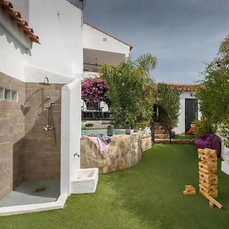 Casa Verde, Charming Village House, 4 Bedrooms *