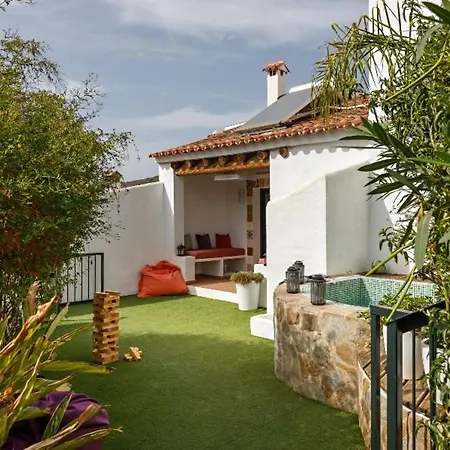 Casa Verde, Charming Village House, 4 Bedrooms
