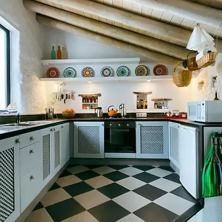 Holiday home Casa Verde, Charming Village House, 4 Bedrooms *