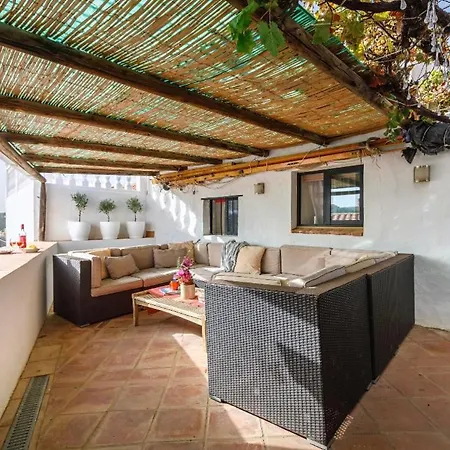 Holiday home Casa Verde, Charming Village House, 4 Bedrooms