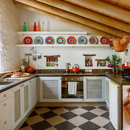 Holiday home Casa Verde, Charming Village House, 4 Bedrooms